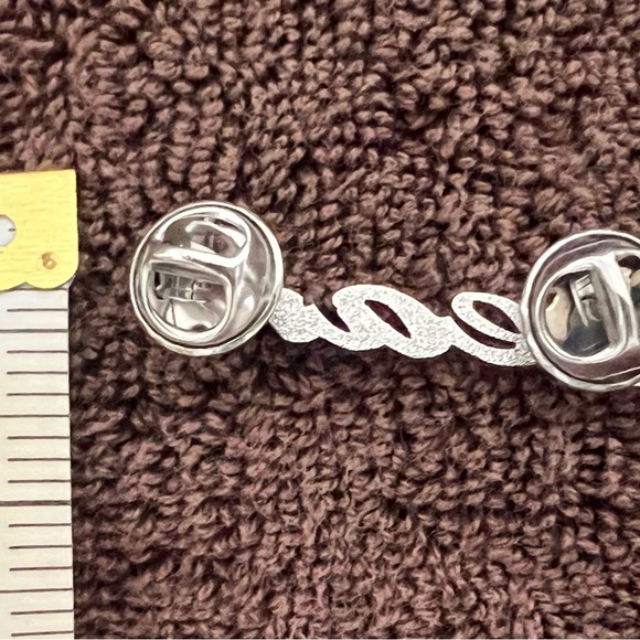 Silver Script 'Sean' Nameplate Pin - Picture 6 of 6